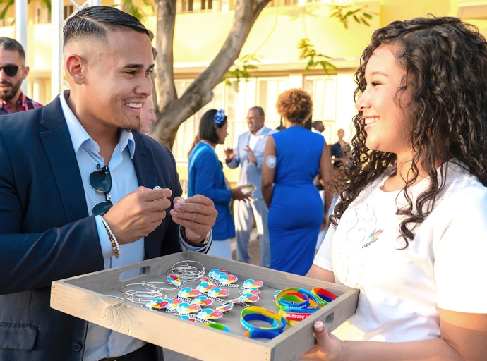 Minister Wendrick Cicilia ta reenforsa su compromiso cu inclusion y conscientisacion di Autismo